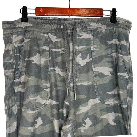 ATHLETA Farallon Jogger Drawstring Waistband Green Camo Women's 12 Large Pants - Picture 4 of 10